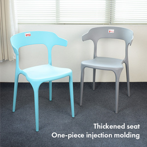 Chaise de salon empilable Pearl River en plastique durable et moderne, avec dossier solide et rembourrage en mousse, mobilier de maison gris - Product Image 5