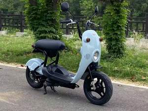 <span class=keywords><strong>Mini</strong></span> scooter à essence Charly 50cc 4 temps refroidi par air, mignon, avec phare rond unique, cadre léger et pliable, idéal pour les trajets urbains - Product Image 1