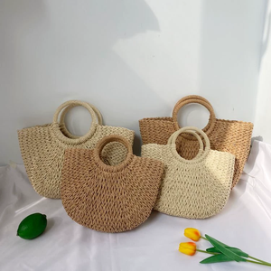 Borsa da Spiaggia in Paglia Intrecciata a Mano, 3 Opzioni di Dimensione, Borsa a Mezzaluna per Regali Estivi Perfetti, Vacanze e Feste in Spiaggia - Product Image 1