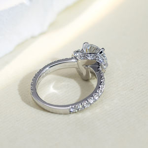 แหวนหมั้นเพชรเม็ดกลม D VVS2 ทองคำขาว 18K รุ่น MSR-1660 จาก Messi Jewelry - Product Image 5