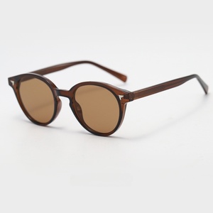Gafas de Sol con Marco de Metal TR90 y Logotipo Personalizado, Protección UV400, Remaches en las Patillas, Gafas de Sol Unisex de Moda para Viajes al Aire Libre - Product Image 4
