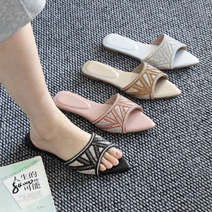 Nouvelles sandales et pantoufles décontractées d'été à bout ouvert pour femmes, légères, ornées de strass, idéales pour l'extérieur, vente en gros - Product Image 1