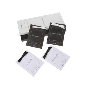 Elegantes Bolsitas Perfumadas con Aroma a Algodón y Almizcle Blanco, Impresas con Diseño Personalizado, Bolsitas de Papel Aromatizantes para Colgar - Product Image 3