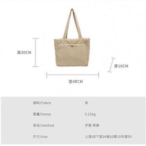 Sac fourre-tout matelassé léger et tendance de grande capacité pour femmes, idéal pour le transport – Vente en gros personnalisée - Product Image 2