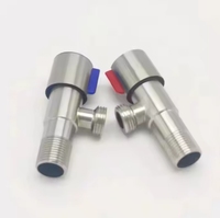 Robinet d'arrêt d'angle durable en acier inoxydable brossé avec poignée à bouton et marquage rouge-bleu pour salle de bain, toilettes, cuisine moderne et applications sanitaires