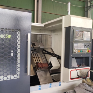 Tour CNC de précision à lit incliné horizontal à usage moyen avec contrôle GSK et broche double à vendre - Product Image 2