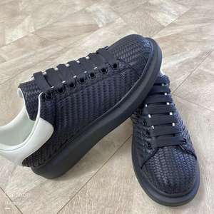 Zapatillas de Lujo para Hombre de Cuero Trenzado con Suela Gruesa, Calzado Casual de Moda para Mujer, Directo de Fábrica - Product Image 3