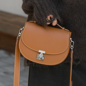 Sac à main bandoulière en cuir véritable pour <span class=keywords><strong>femme</strong></span>, petit format, nouveau, vente en gros, style simple et <span class=keywords><strong>tendance</strong></span>, en cuir de vachette de haute qualité - Product Image 2