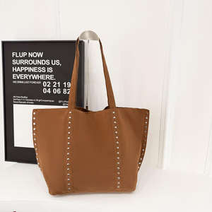 Sac à bandoulière décoratif en tissu de velours côtelé de haute qualité nouvellement conçu - Product Image 6