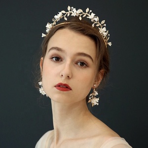 Amelie porcellana floreale capelli da sposa corona diara Set di orecchini da regina principessa corona accessori per il ballo di compleanno altri speciali - Product Image 4