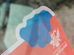 Vinyle perforé à vision unidirectionnelle, logo personnalisé, directement de l'usine, pour la publicité automobile et de construction, utilisation extérieure à long terme - Product Image 5