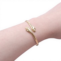 Bracelet de manchette en acier inoxydable PVD or 18 carats pour femme Bracelet réglable hypoallergénique pour un usage quotidien