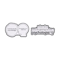 Broche en émail sur le thème de la psychologie, de la santé mentale et de l'humour, avec slogan 'Étudier la psychologie, avoir besoin d'aide, devenir psychologue', bijoux et badges