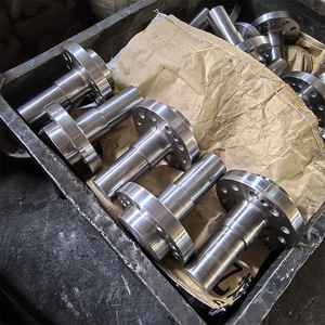 Accouplement en acier allié de qualité supérieure Pièces forgées de précision à haute densité et résistance pour l'utilisation de machines industrielles - Product Image 2
