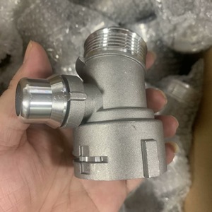 Connecteur de Tuyau de Radiateur en Aluminium BMW Série 5 B48 17128602870 Pièce de Mise à Niveau Argent - Product Image 1