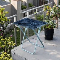 Table de salle à manger rectangulaire d'extérieur moderne et portable Meubles de maison ou d'hôtel en métal de conception mobile et pliable simple