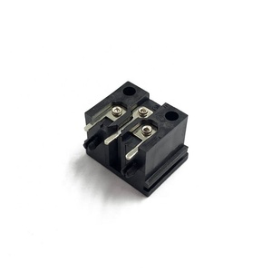 Sản Phẩm Nóng IEC JR-307E(<span class=keywords><strong>PCB</strong></span>) C6 2.5A 250V Điện Môi Chịu Được Điện Áp 3 Chân Ổ Cắm Điện Ac Phích Cắm Điện - Product Image 3