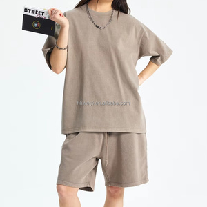 ชุดเซ็ตแทรคสูทผู้ชายไซส์ใหญ่ 2 ชิ้น เสื้อยืดและกางเกงขาสั้นผ้าคอตตอนหนานุ่มสไตล์วินเทจ ทรงหลวมไหล่ตก สไตล์ลำลอง รับทำโลโก้ขายส่ง - Product Image 3