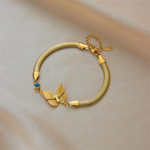 Nuova personalità creativa catena di osso di serpente occhi blu connessione a farfalla tridimensionale bracciale con ciondolo in acciaio al titanio - Product Image 3