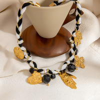 SUMMLY Collier avec pendentif en pierre acrylique, plaqué or 18 carats, en acier inoxydable, avec cordon noué, bijoux de mode automne-hiver