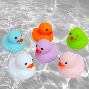 أسود مخصص مع صوت صرير لامع وتصميم شفاف واضح ألعاب ترويجية آمنة للطعام مع شعار - Product Image 4