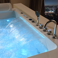Vente chaude Villa famille Massage Spa cascade Spa bain à remous 2 personnes baignoires autoportantes acrylique Jacuzzie bains à remous baignoire