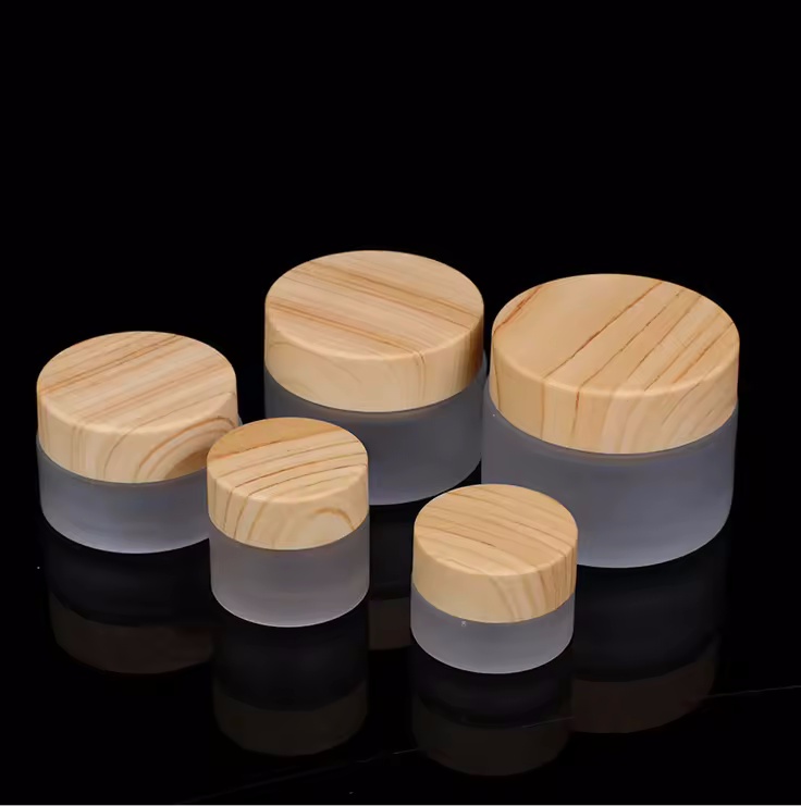 Factory Direct Sale Frosted Glass Bottles Wholesale Cream Cosmetic Jars With Bamboo Lid for Cosmetic Packaging