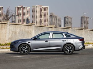 BYD Qin L <span class=keywords><strong>DM</strong></span> I 2025 128KM <span class=keywords><strong>Pioneer</strong></span> |   Sedán Híbrido Enchufable <span class=keywords><strong>DM</strong></span> de 5ª Generación, Nuevo en Stock para Exportación Global - Product Image 3