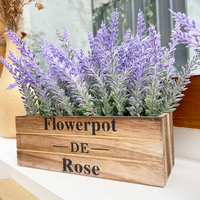 Tanaman Lavender Buatan Pot Bunga Kayu Dekorasi Meja Gaya Pedesaan Bahan PE untuk Penggunaan di Lantai Rumah dan Taman.