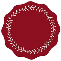Sets de table en similicuir brodé, sets de table imperméables en vinyle de 15 pouces, couronne de Noël rouge, sets de table imperméables résistants à la chaleur