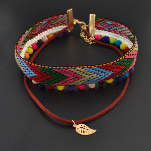 Collier ras du cou bohème multicolore <span class=keywords><strong>en</strong></span> ruban tricoté et tissé à la main, orné de pompons et d'un pendentif feuille <span class=keywords><strong>en</strong></span> alliage - Product Image 3