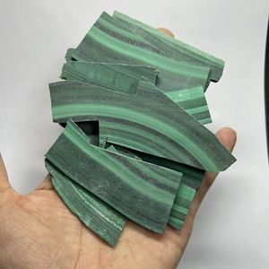 1 kilogramme de <span class=keywords><strong>malachite</strong></span> verte naturelle brute non polie de 20 mm à 100 mm, <span class=keywords><strong>prix</strong></span> <span class=keywords><strong>au</strong></span> kilogramme - Product Image 3