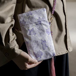Bolso para Teléfono de Brocado Estilo Chino, con Borlas Tradicionales, Bandolera Pequeña, Monedero, Estilo Hanfu, Primavera 2026 - Product Image 1