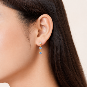 ต่างหูทรงหยดน้ำเซอร์โคเนีย สแตนเลสสตีล ชุบทอง 14K สีฟ้าใส ทรงกลมสามชั้น แบบห้อย ตัวล็อคแบบผีเสื้อ - Product Image 5