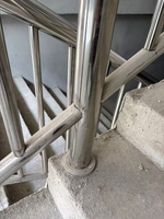 Rampe d'escalier en acier inoxydable soudé, style moderne personnalisable, adaptée aux terrasses, appartements et écoles