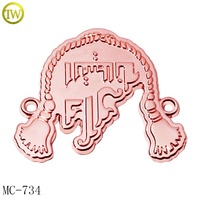 Plaques métalliques carrées Logos de marque Accessoire vestimentaire personnalisé Étiquette nominative dorée Étiquettes métalliques émaillées pour maillots de bain