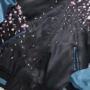 Chaqueta Bomber Reversible Personalizada para Hombre, Delgada, con Bolsillo Frontal Bordado, Estilo Universitario, de Satén, Alta Calidad, al por Mayor - Product Image 5