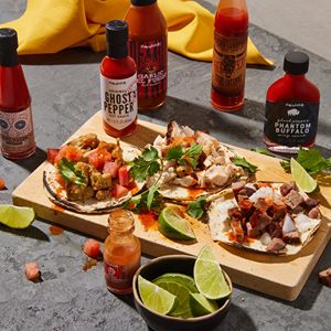 Set de Regalo de 10 Salsas Picantes Variadas (de Picante a Extremadamente Picante), en Frascos de Vidrio Hechos a Mano, un Regalo Único para Hombres, Esposos, Padres, en Cumpleaños y Navidad - Product Image 3