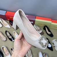 F1909 Vente en gros de chaussures d'occasion pour femmes : sandales à talons, sandales en cuir, chaussures habillées mixtes en balles