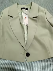 2025 primavera otoño verde esmeralda chaqueta de mujer tamaño pequeño traje de moda <span class=keywords><strong>para</strong></span> todas las estaciones <span class=keywords><strong>para</strong></span> <span class=keywords><strong>niñas</strong></span> - Product Image 3