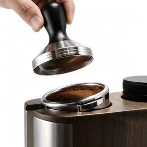 Prensador de Café Profesional Klam de Acero Inoxidable 51mm/53mm - Herramienta Moderna con Mango de Madera Ecológico para Café - Product Image 5