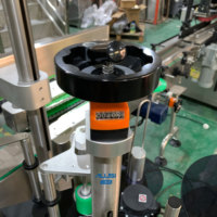 Machine d'étiquetage automatique double face en acier inoxydable pour bouteilles plates, agitateur haute vitesse 0-25 m/min, précision 1 mm, pour poudre détergente