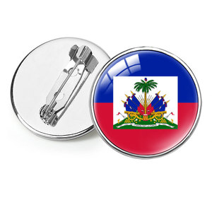 Broche rétro en verre incrusté de cristaux, drapeau d'Haïti, cadeau fantaisie, cadeaux haïtiens, souvenir pour les amoureux des voyages - Product Image 1