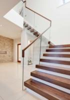 Escalier droit en marbre blanc de haute qualité Prima 2026, design intérieur moderne