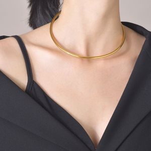 Collar de Gargantilla de Acero Inoxidable Chapado en Oro para Mujer, Joyería Moderna y Elegante Imprescindible - Product Image 4