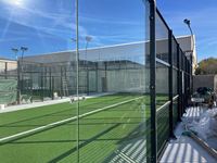 Terrain de padel de haute qualité avec verre panoramique, structure en acier galvanisé, éclairage LED, couleurs et matériaux personnalisables - Extérieur/Intérieur