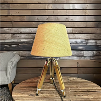 Lampe de bureau de table en bois d'artisanat en bois vintage nautique avec support de trépied parfait pour les panneaux muraux décor à la maison