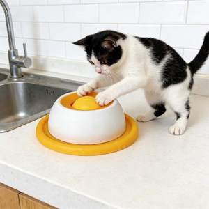 Juguete para lamer para gatos <span class=keywords><strong>y</strong></span> perros, juguete de enriquecimiento, comedero lento para mascotas, juguete para alimentos líquidos, juguete para perros que lamen, alivio de la <span class=keywords><strong>ansiedad</strong></span>, juguete para golosinas de perros, bola para lamer - Product Image 6