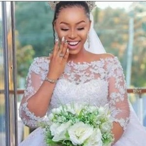 Wedding Dress O-Neck Lace Ball Gown Empire Waist White Plus Size Vintage Style Mid Sleeve - Product Image 4