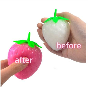 Juguete Antiestrés de Fresa que Cambia de Color, Juguete de Simulación de Frutas TPR, Juguete Sensorial para Aliviar el Estrés, Venta al Por Mayor, Tendencia 2025 - Product Image 6